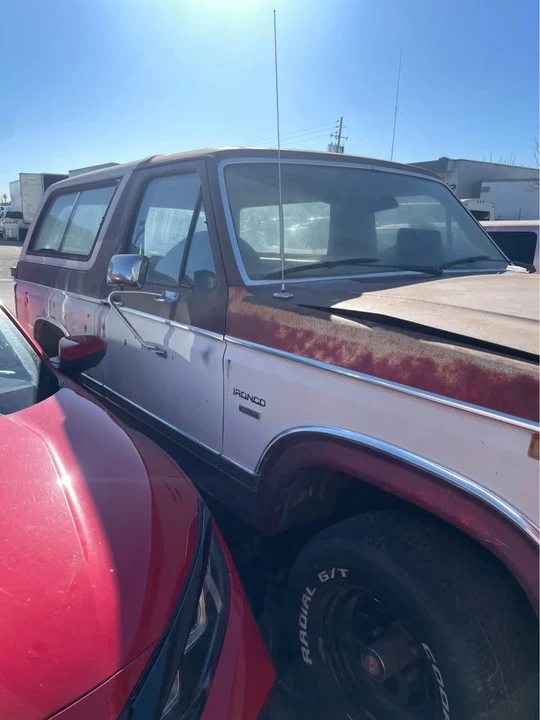1983 Ford Bronco 3rd Gen - Image 2 of 9
