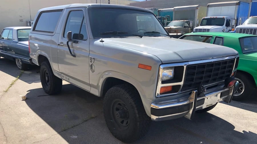 1983 Ford Bronco 3rd Gen - Image 2 of 10