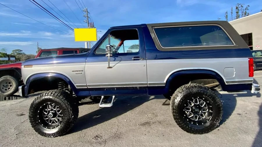 1983 Ford Bronco 3rd Gen - Image 2 of 11
