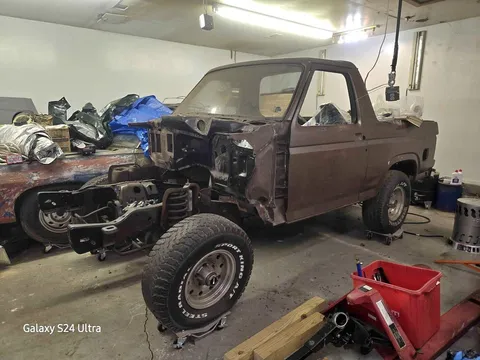 1983 Ford Bronco Sport Utility 2D