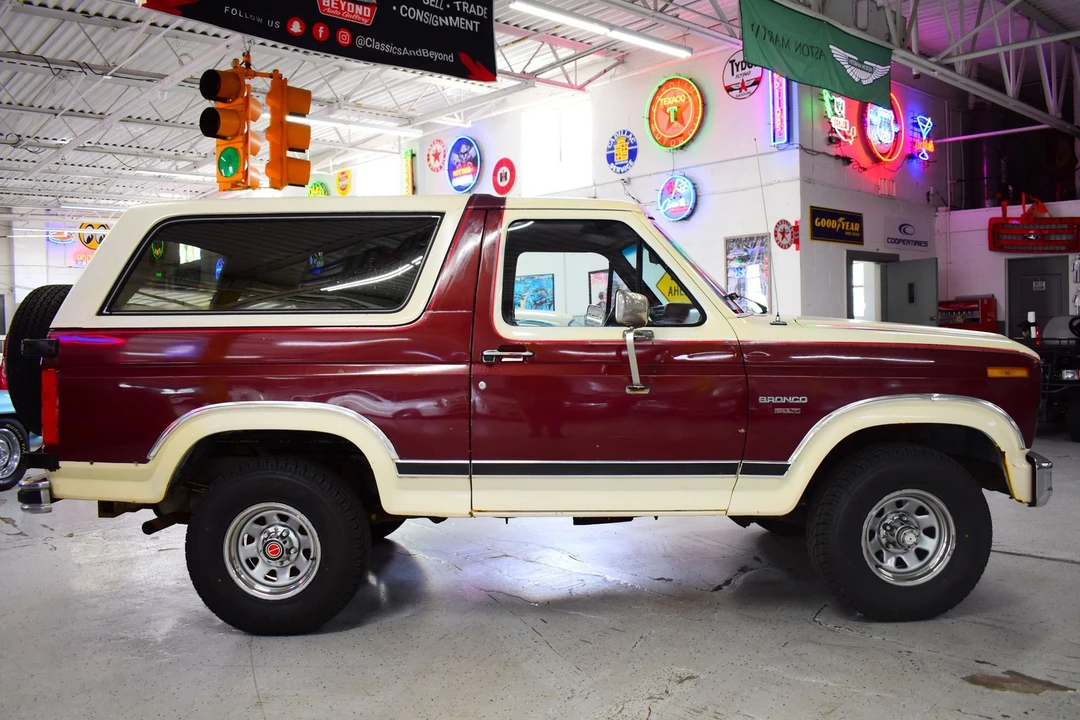 1983 Ford - Image 2 of 20