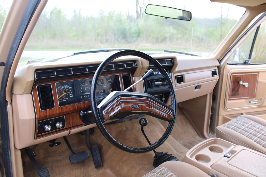 1983 Ford Bronco 3rd Gen - Image 5 of 7