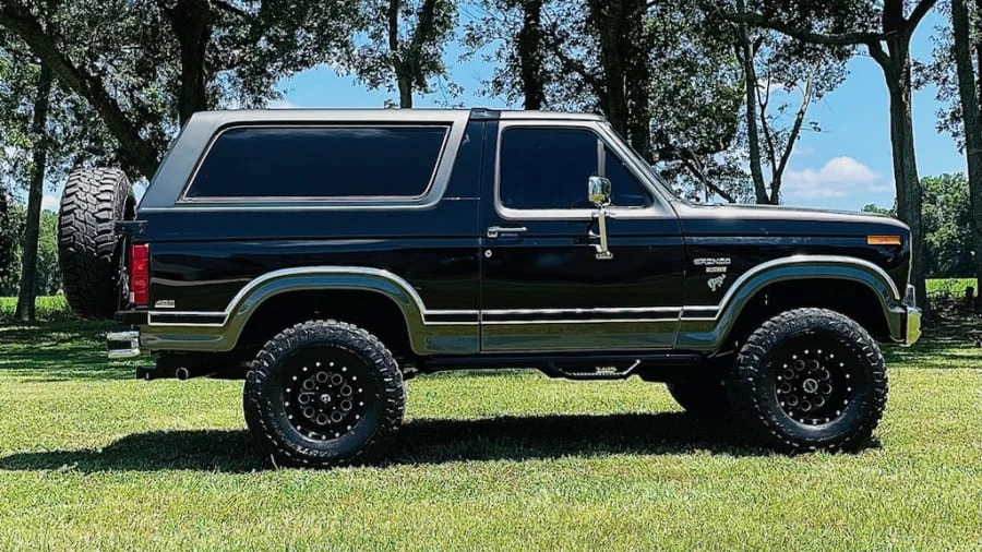 1983 Ford Bronco 3rd Gen - Image 2 of 31