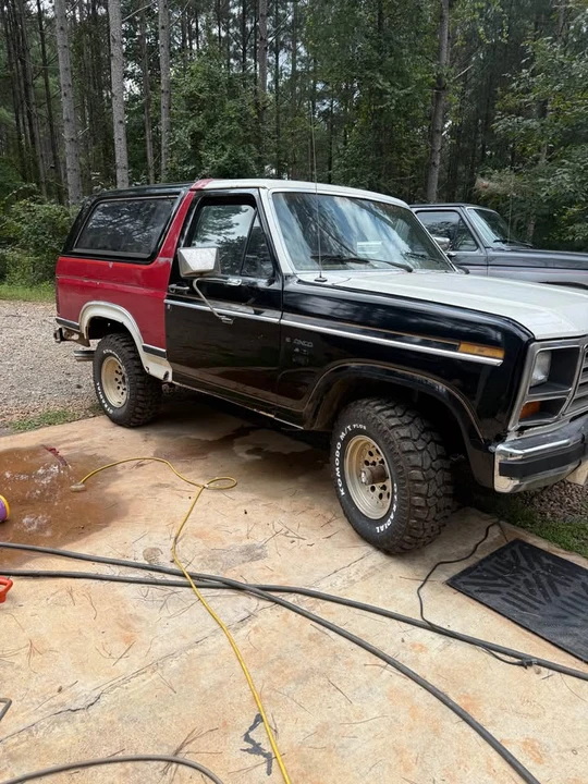 1983 Ford Bronco 3rd Gen - Image 2 of 18