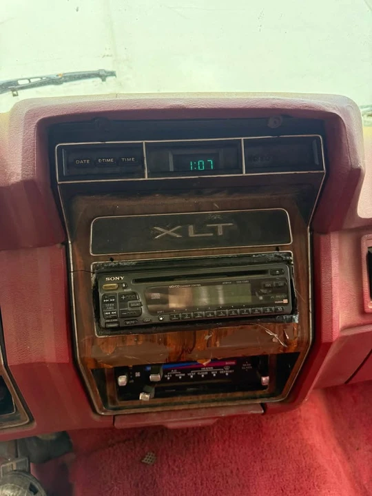 1983 Ford Bronco 3rd Gen - Image 13 of 18