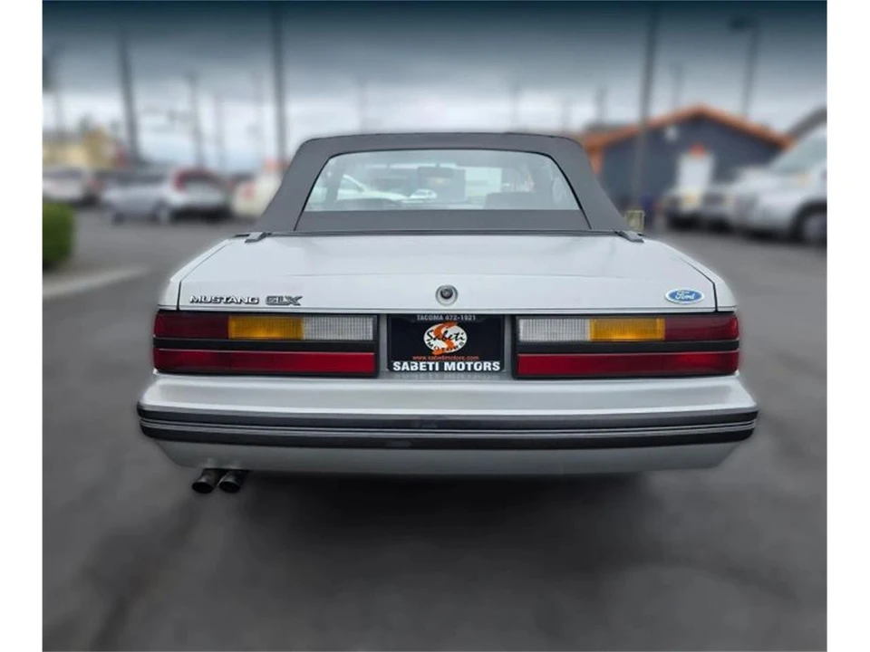 1983 Ford - Image 4 of 21