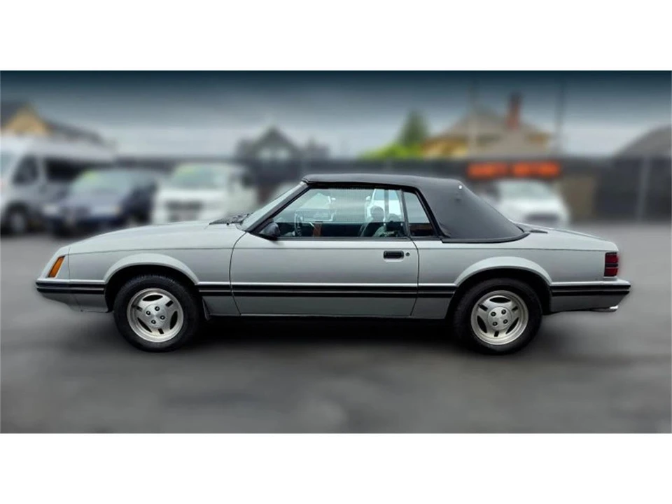 1983 Ford - Image 2 of 21