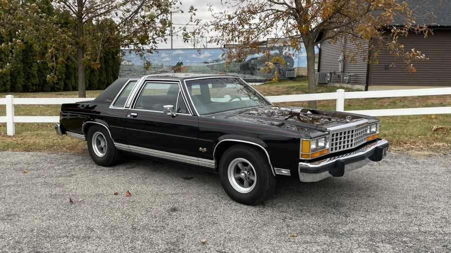 1983 Ford Crown Victoria - Image 6 of 31