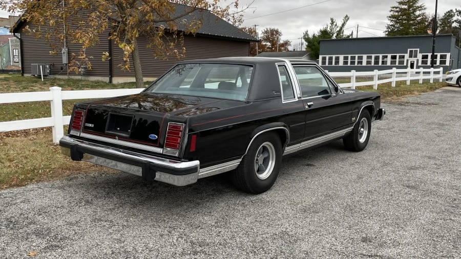 1983 Ford Crown Victoria - Image 7 of 31