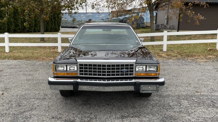 1983 Ford Crown Victoria - Image 3 of 31