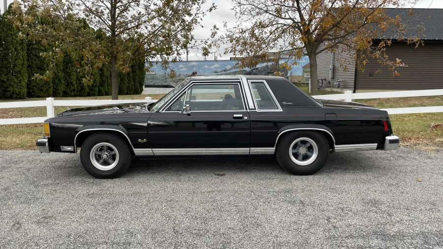 1983 Ford Crown Victoria - Image 13 of 31