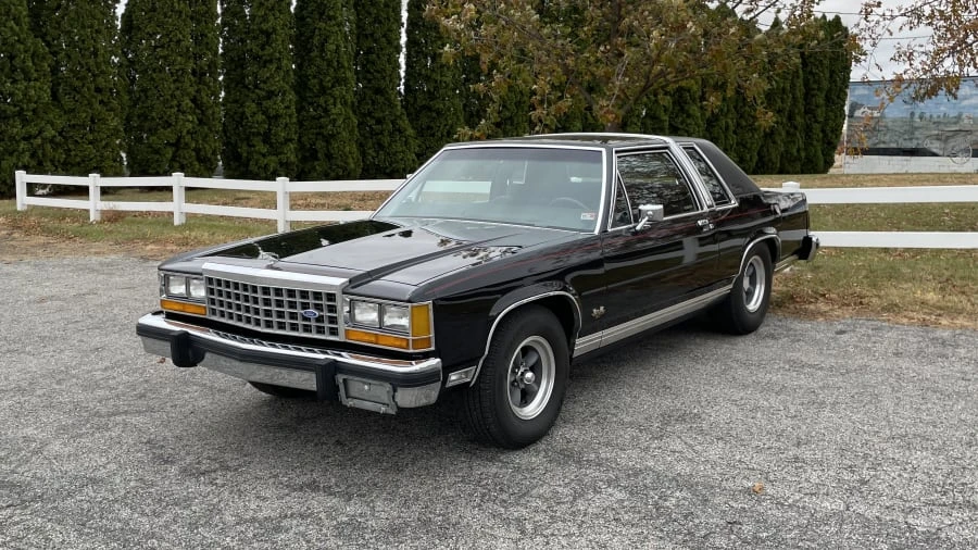 1983 Ford Crown Victoria - Image 8 of 31