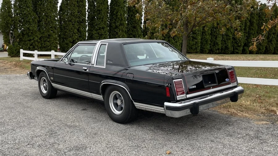 1983 Ford Crown Victoria - Image 2 of 31