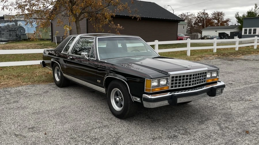1983 Ford Crown Victoria - Image 5 of 31