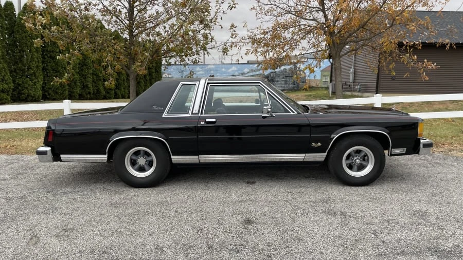 1983 Ford Crown Victoria - Image 14 of 31