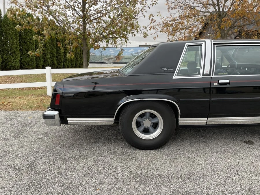 1983 Ford Crown Victoria - Image 22 of 31