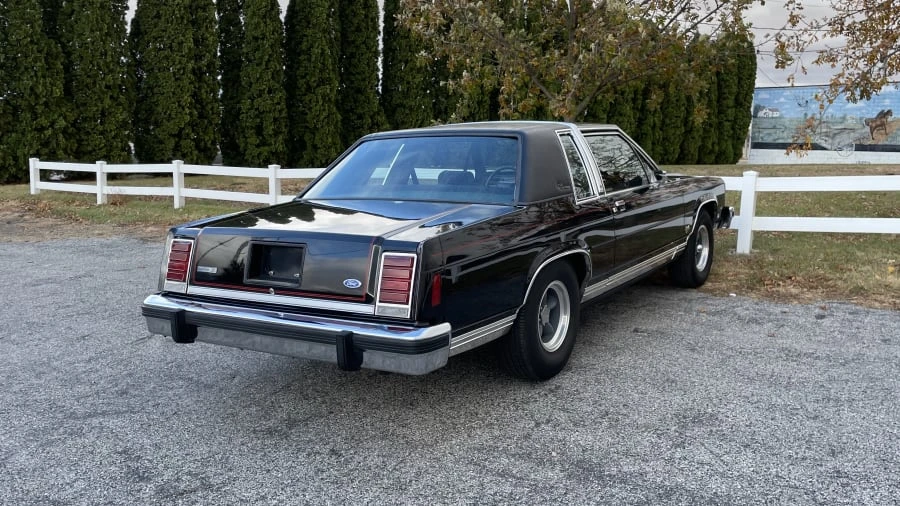 1983 Ford Crown Victoria - Image 12 of 31