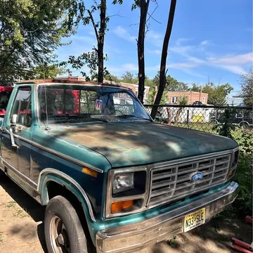 1983 Ford F-150 XL Pickup 4D 8 ft