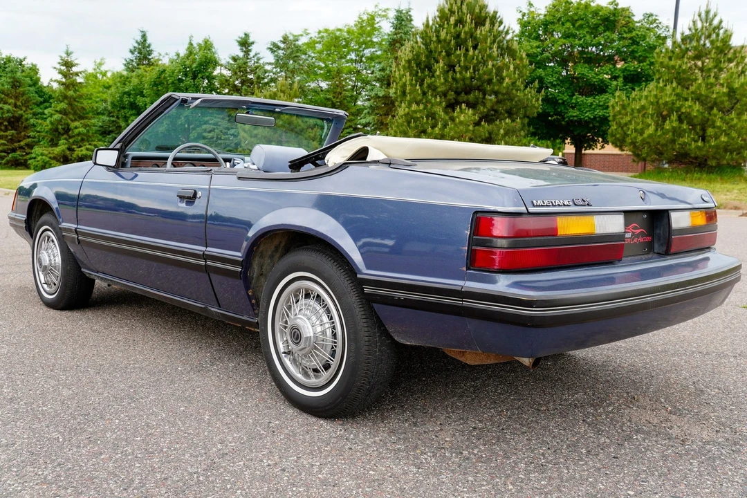 1983 Ford - Image 2 of 31