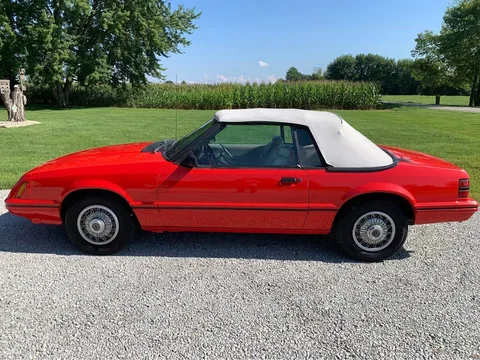 1983 Ford Mustang Convertible 2D