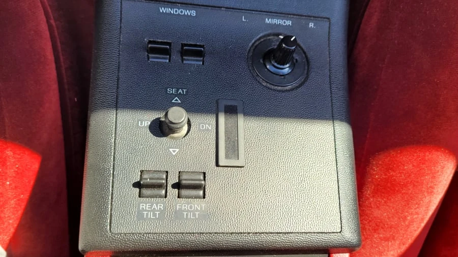 1983 Ford Thunderbird 9th Gen - Image 25 of 27