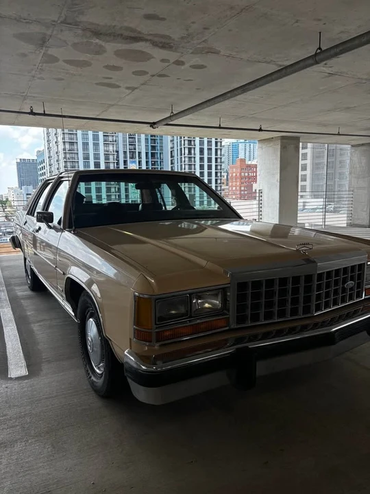 1983 Ford Crown Victoria - Image 2 of 6