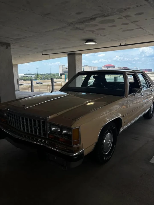 1983 Ford Crown Victoria - Image 3 of 6