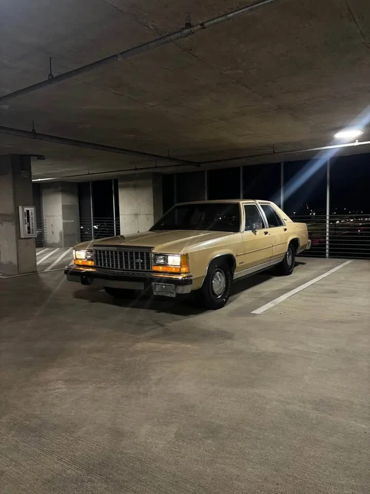 1983 Ford Crown Victoria - Image 6 of 6