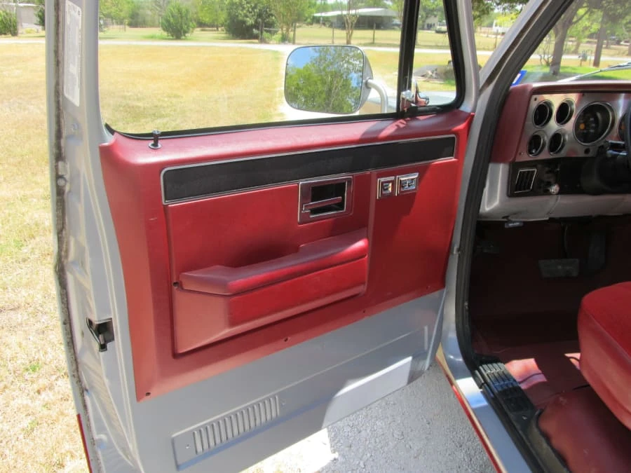 1983 GMC C/K 3rd Gen - Image 9 of 14