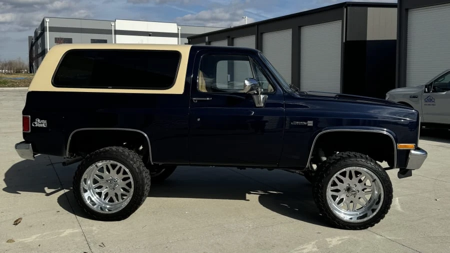 1983 GMC Jimmy 2nd Gen - Image 5 of 13