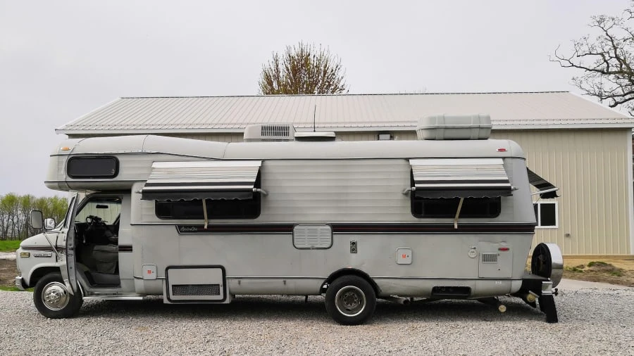 1983 GMC Motorhome - Image 2 of 15