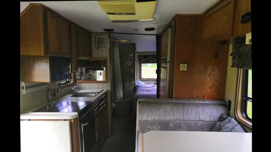1983 GMC Motorhome - Image 10 of 15