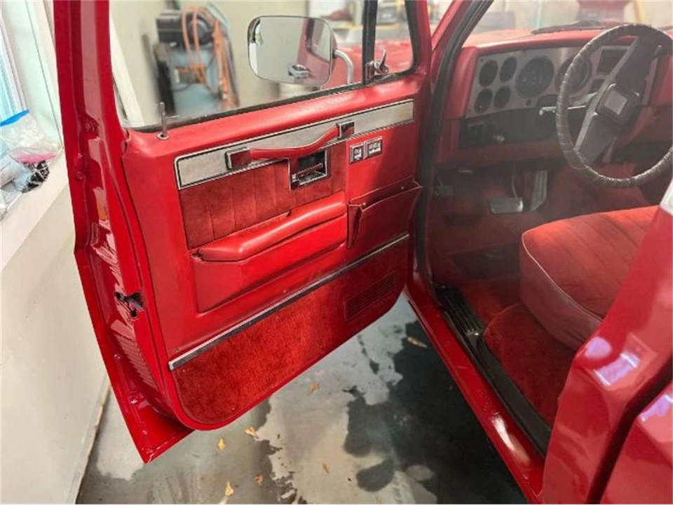 1983 GMC C/K 3rd Gen - Image 2 of 10