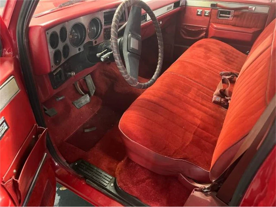 1983 GMC C/K 3rd Gen - Image 6 of 10