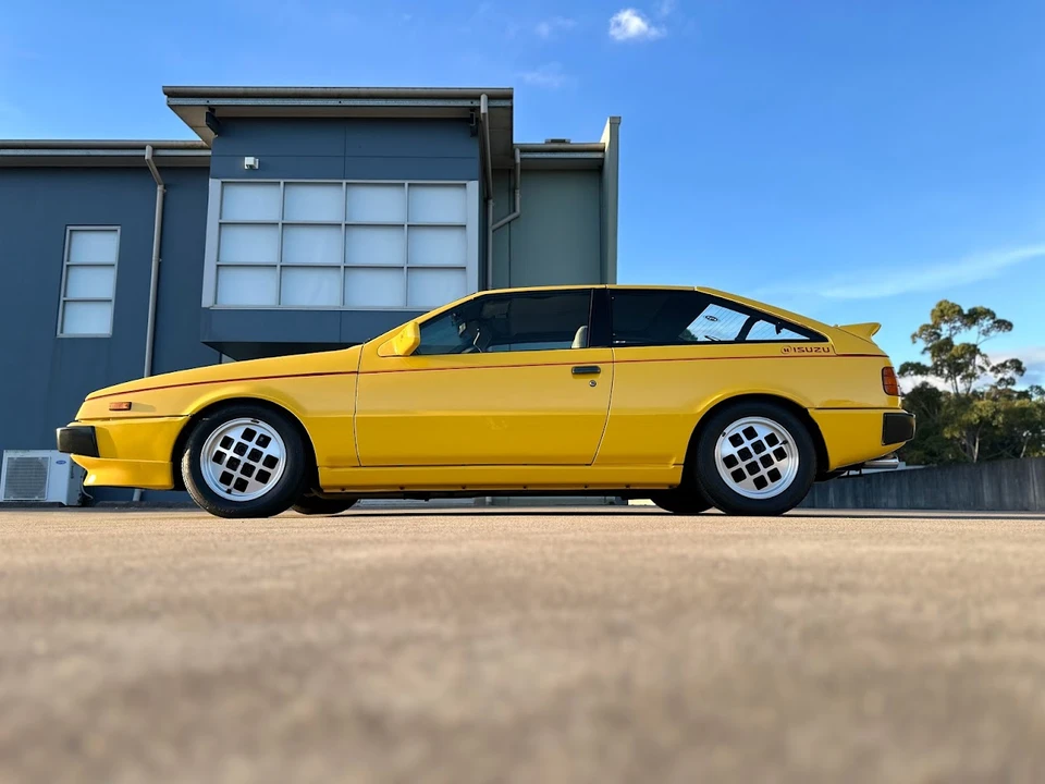 1983 Isuzu Impulse - Image 10 of 31