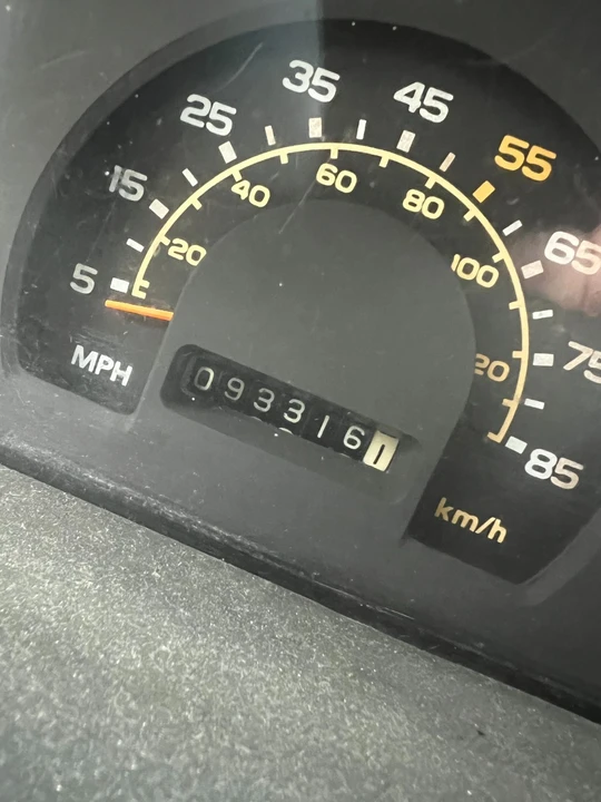 1983 Isuzu - Image 10 of 19