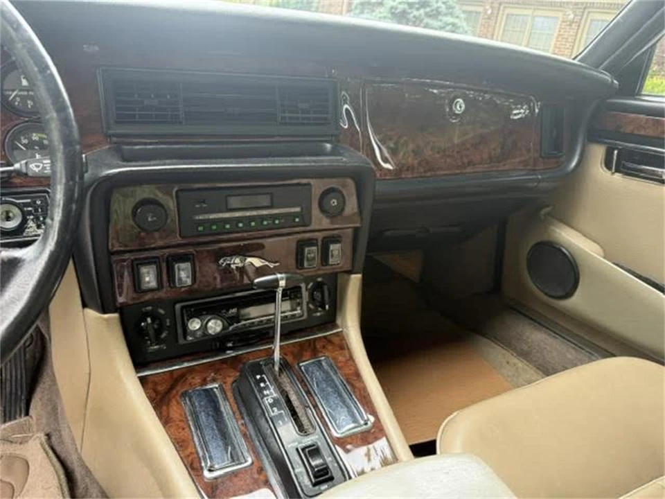 1983 Jaguar XJ Series 3 - Image 4 of 7