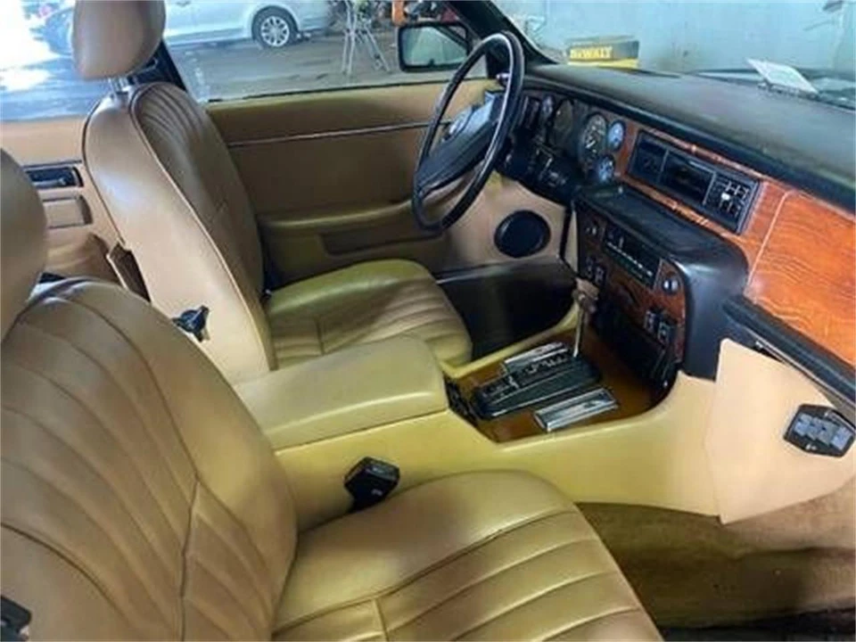1983 Jaguar XJ Series 3 - Image 9 of 25