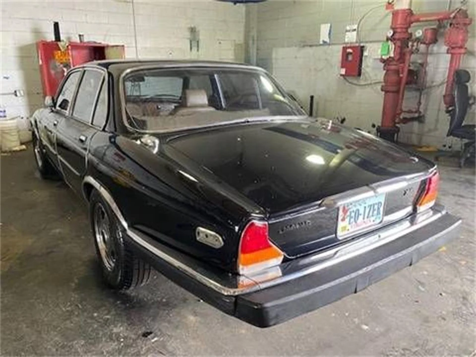 1983 Jaguar XJ Series 3 - Image 4 of 25