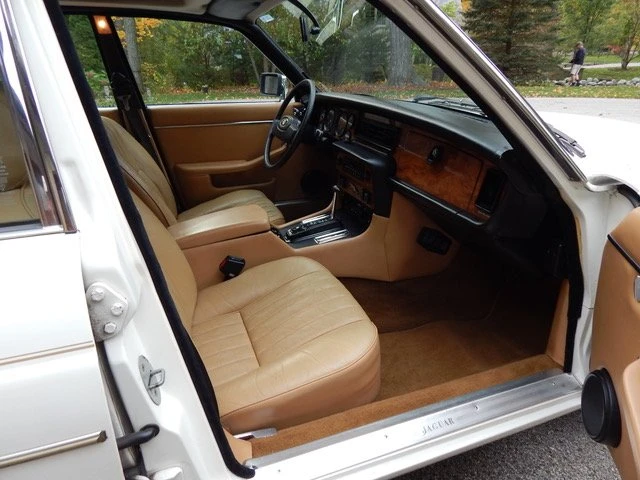 1983 Jaguar XJ Series 3 - Image 4 of 13