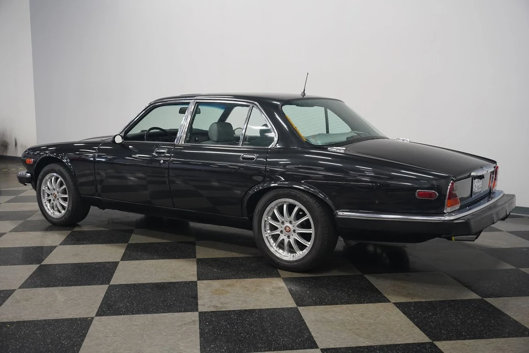 1983 Jaguar XJ Series 3 - Image 10 of 21