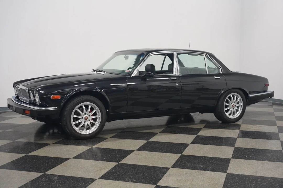 1983 Jaguar XJ Series 3 - Image 8 of 21