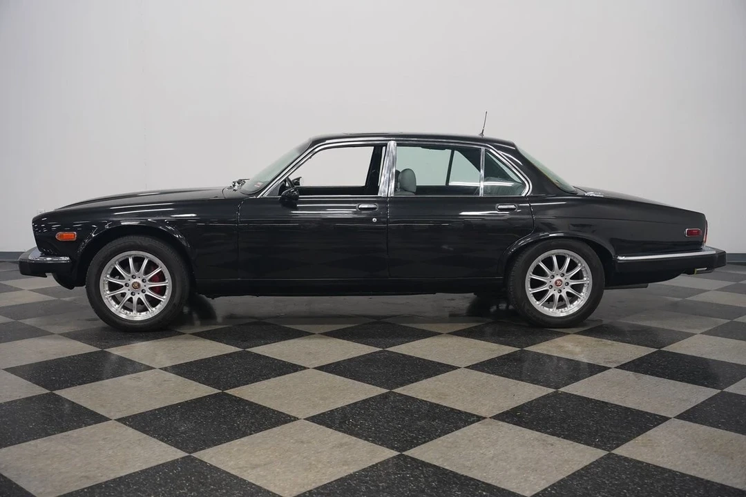 1983 Jaguar XJ Series 3 - Image 9 of 21