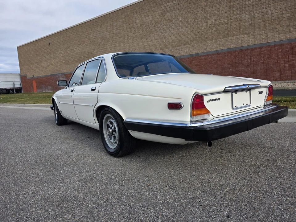1983 Jaguar XJ Series 3 - Image 24 of 31