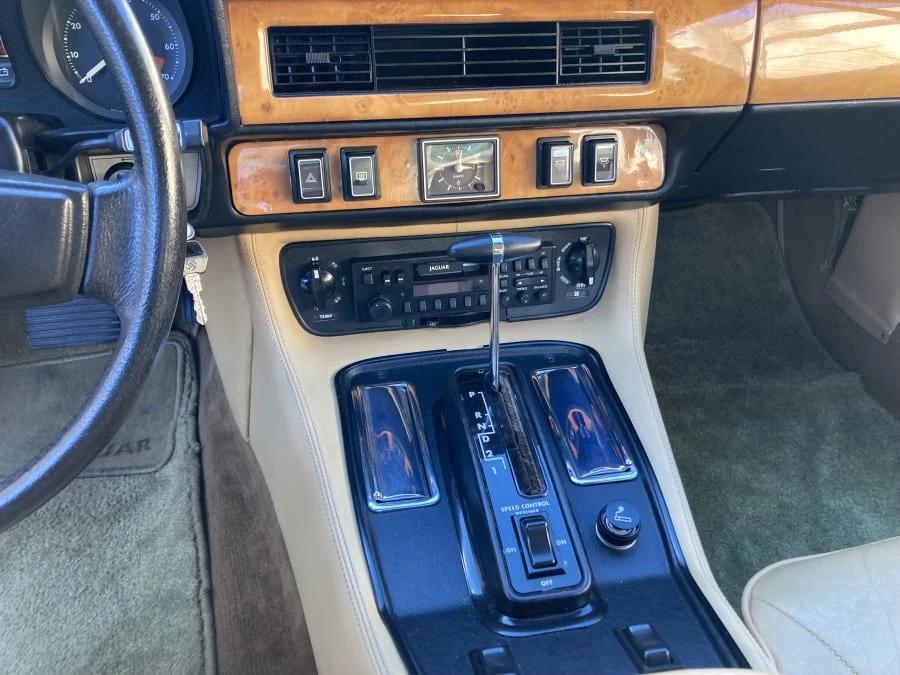 1983 Jaguar XJS - Image 9 of 19