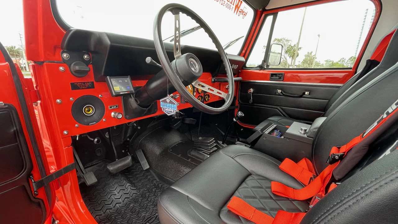 1983 Jeep CJ8 Scrambler - Image 3 of 31
