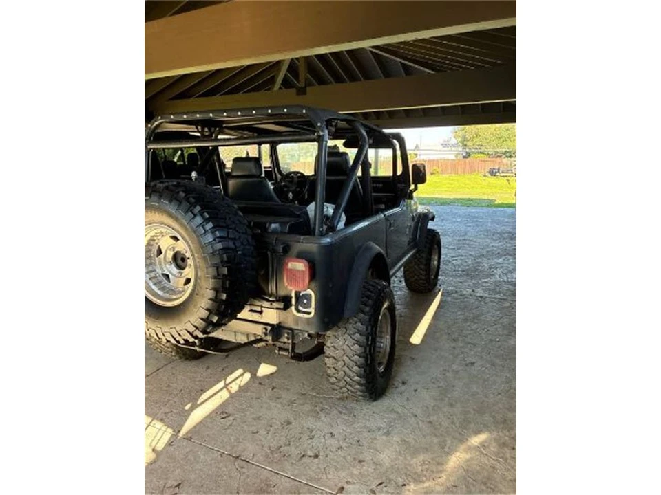 1983 Jeep SJ Cherokee - Image 4 of 5