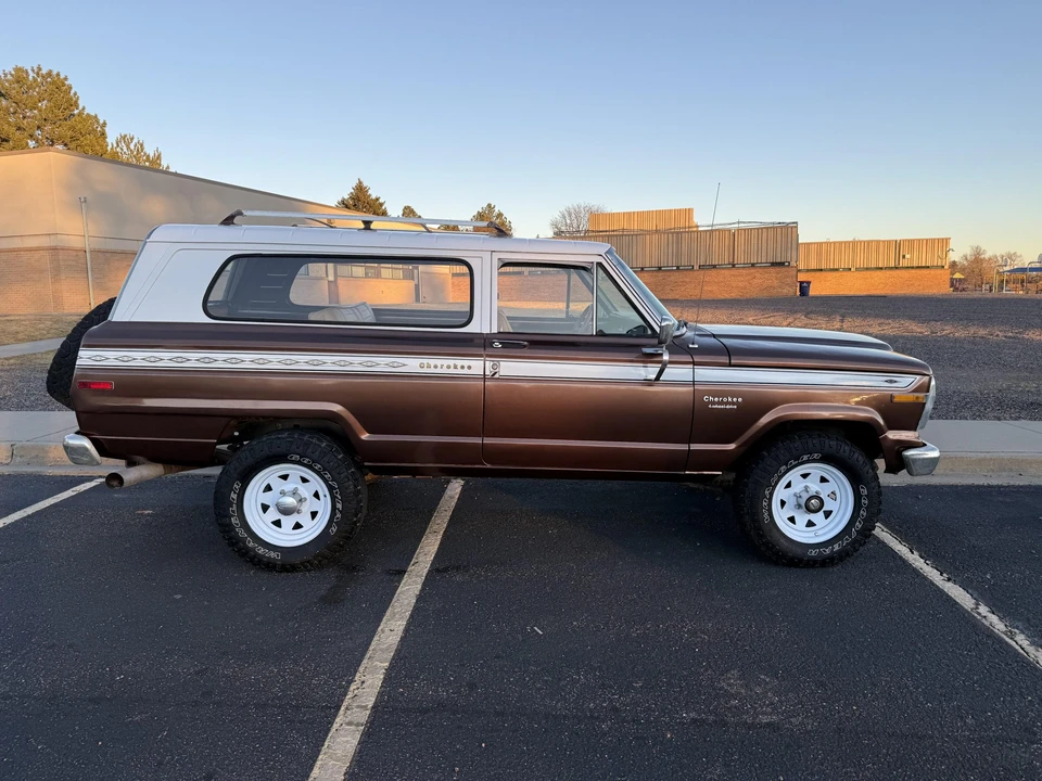 1983 Jeep SJ Cherokee - Image 15 of 31