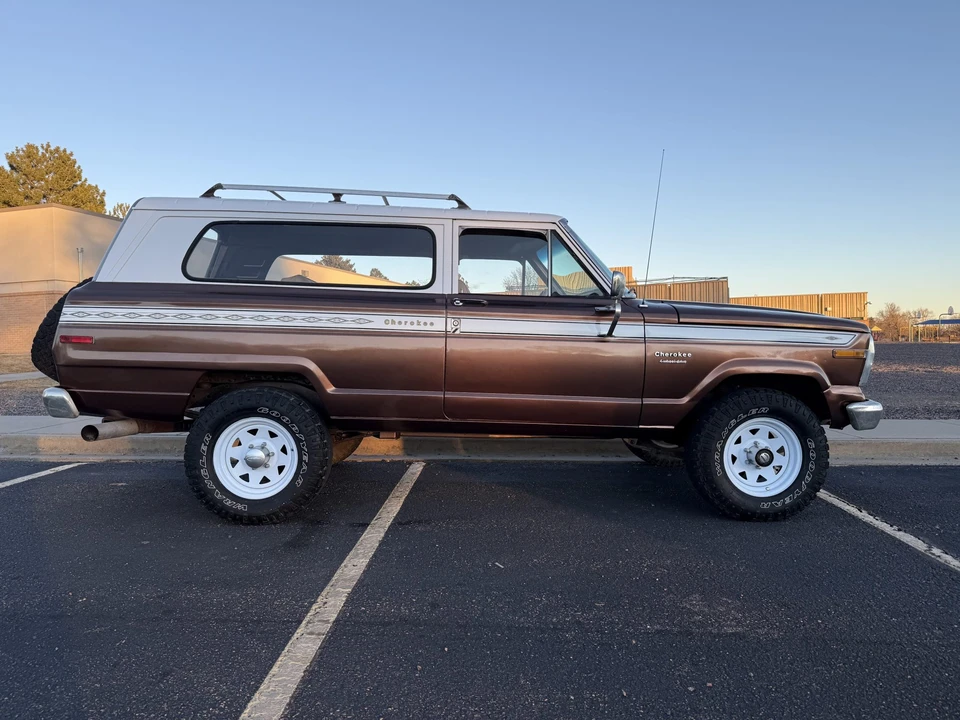 1983 Jeep SJ Cherokee - Image 16 of 31