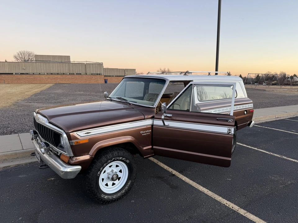 1983 Jeep SJ Cherokee - Image 24 of 31